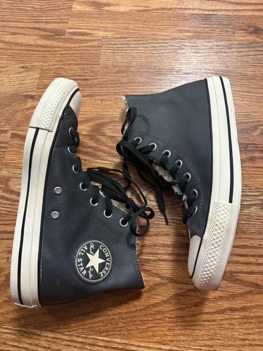 Converse Dark Gray Leather Fur Lined Unisex Size W8 M6